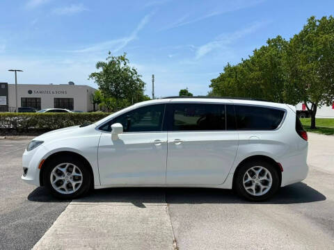 2018 Chrysler Pacifica Touring Plus