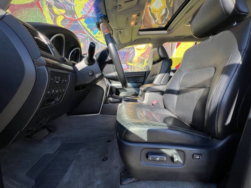 2013 Toyota Land Cruiser