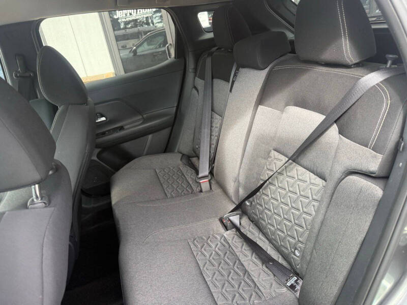 2025 Nissan Kicks SV