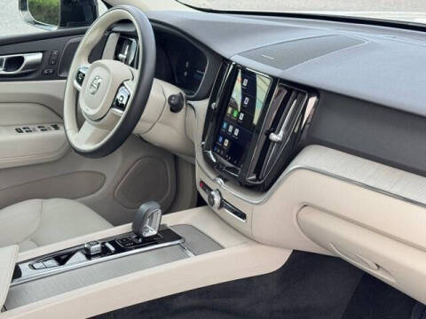 2023 Volvo XC60 B5 Plus Dark Theme