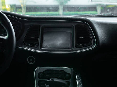 2018 Dodge Challenger SXT Plus