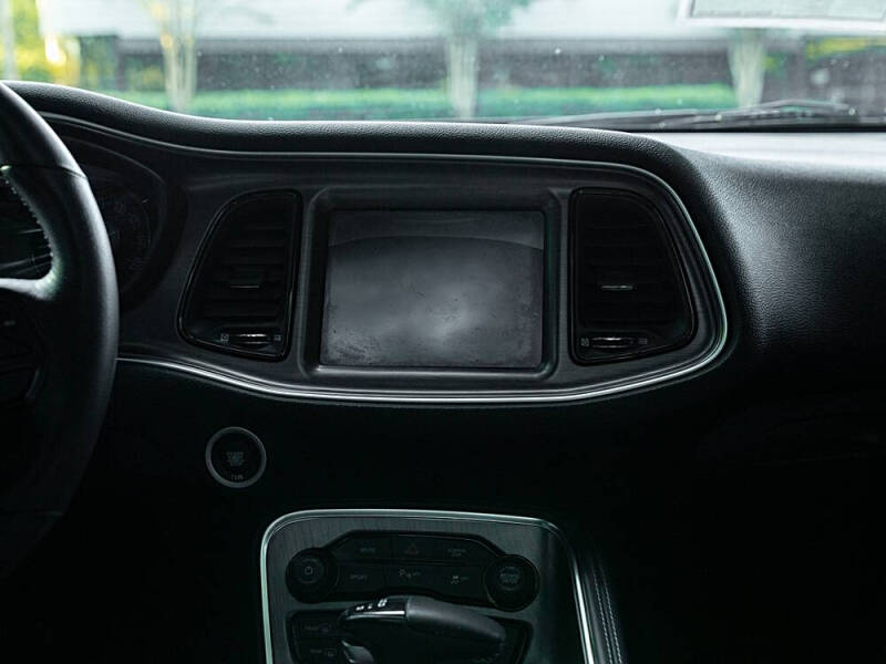 2018 Dodge Challenger SXT Plus