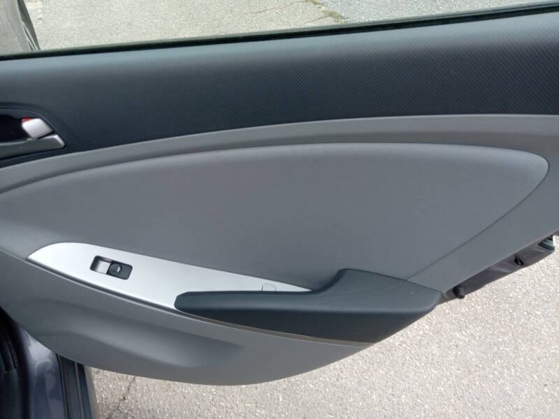 2017 Hyundai Accent Value Edition