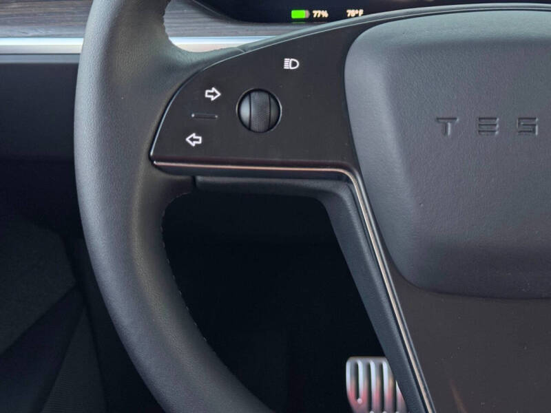 2023 Tesla Model X Standard Range