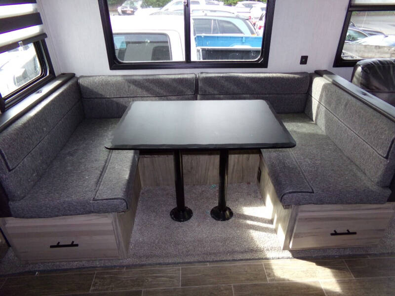 2022 Forest River Cherokee Arctic Wolf