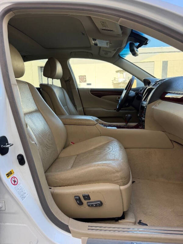 2007 Lexus LS 460