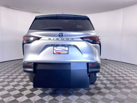 2023 Toyota Sienna LE 8-Passenger