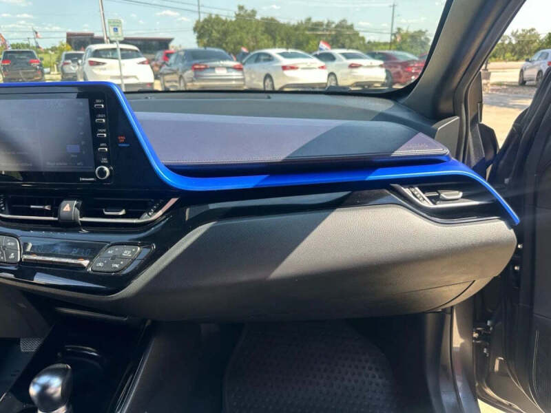 2021 Toyota C-HR XLE