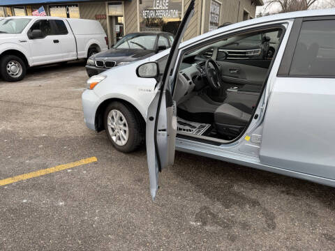 2015 Toyota Prius v Two