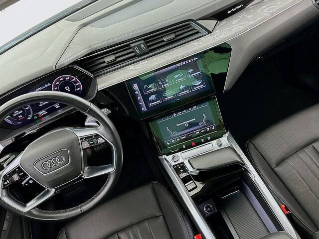 2024 Audi Q8 e-tron quattro Premium Plus