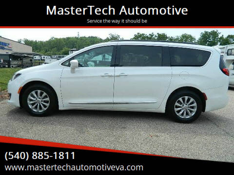 2017 Chrysler Pacifica for sale at MasterTech Automotive in Staunton VA