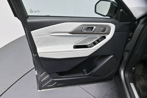 2025 Ford Explorer Platinum