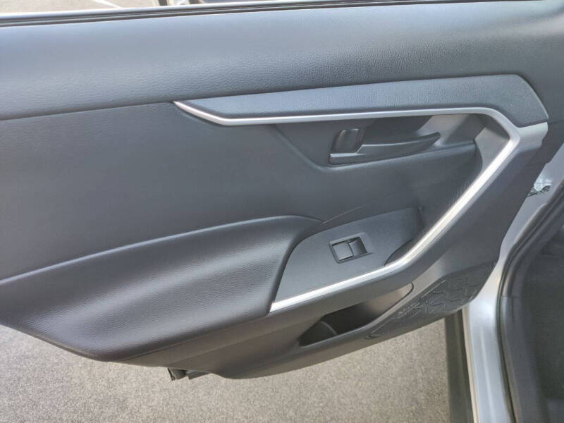 2023 Toyota RAV4 Hybrid LE