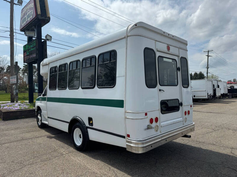 2015 Ford E-Series E-350 SD