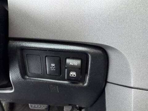 2013 Toyota Sequoia SR5