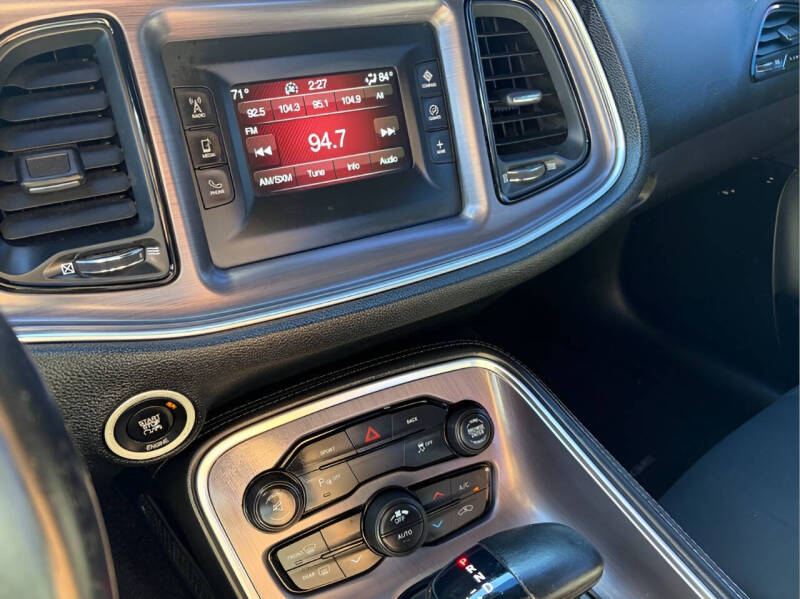 2016 Dodge Challenger SXT