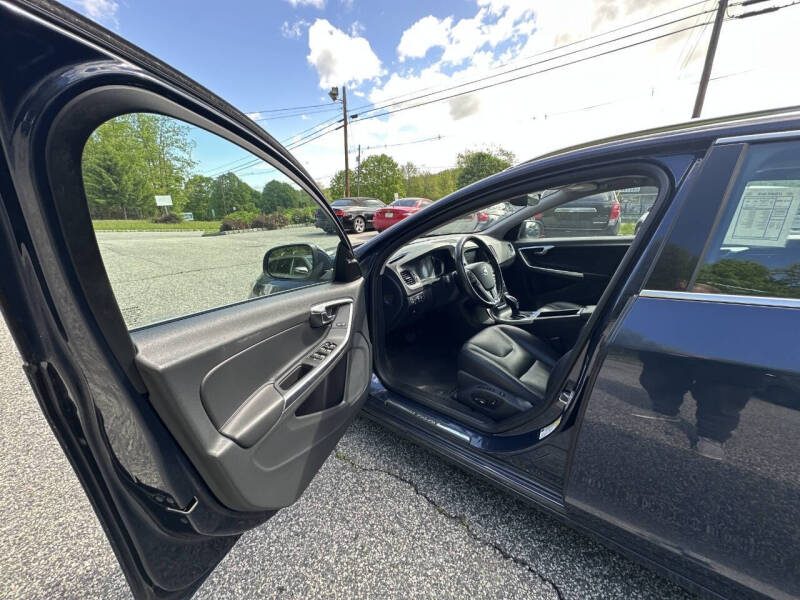 2015 Volvo V60 T5 Drive-E Platinum