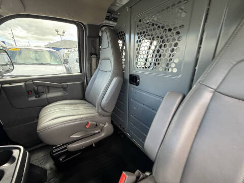 2022 GMC Savana 2500