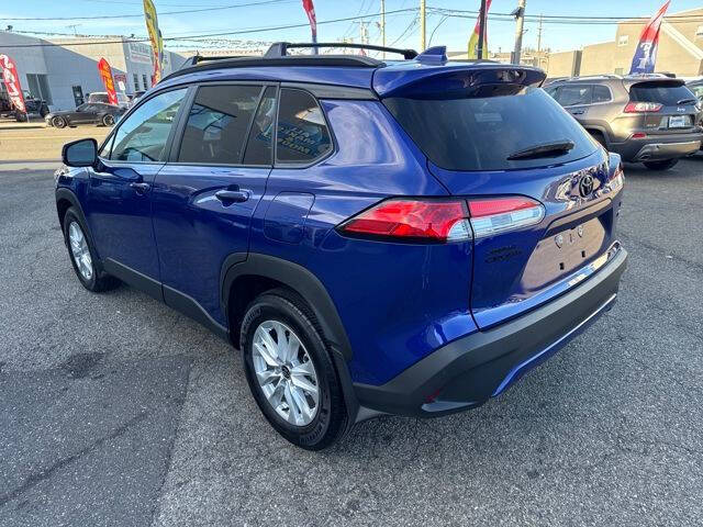 2024 Toyota Corolla Cross LE