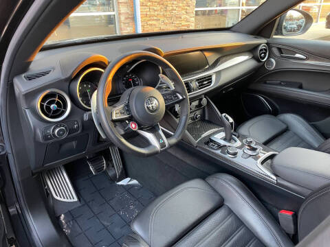 2022 Alfa Romeo Stelvio Quadrifoglio