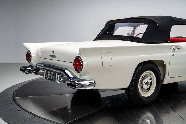 1957 Ford Thunderbird