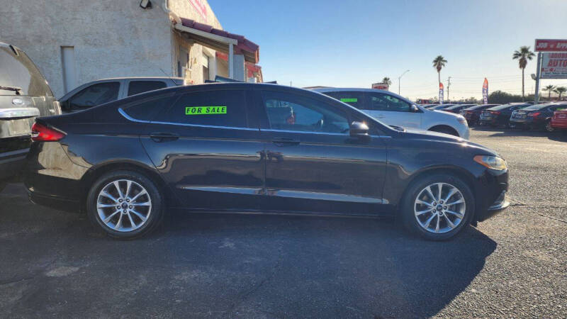 2017 Ford Fusion SE's photo