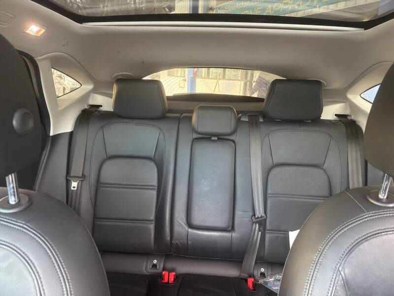 2020 Jaguar E-PACE P250 SE