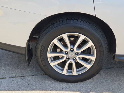 2016 Nissan Pathfinder SV