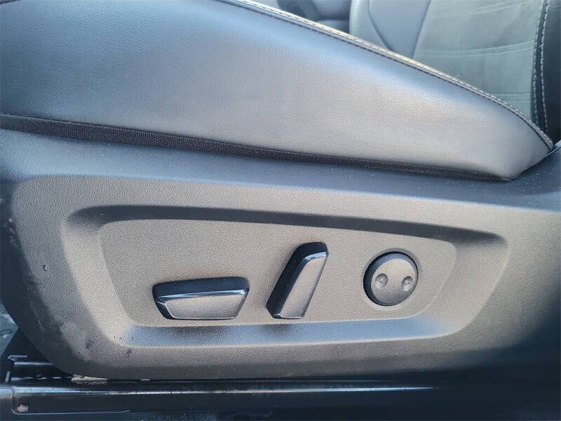 2024 Mitsubishi Outlander PHEV SE