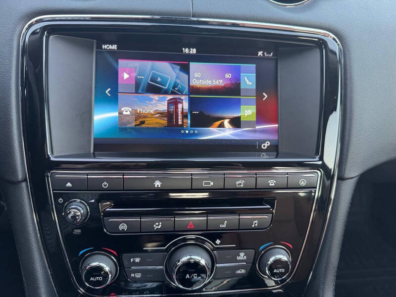 2016 Jaguar XJ R-Sport