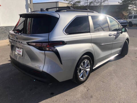 2024 Toyota Sienna XLE 7-Passenger