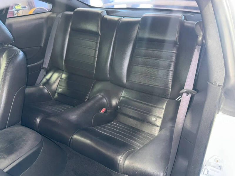 2005 Ford Mustang GT Deluxe