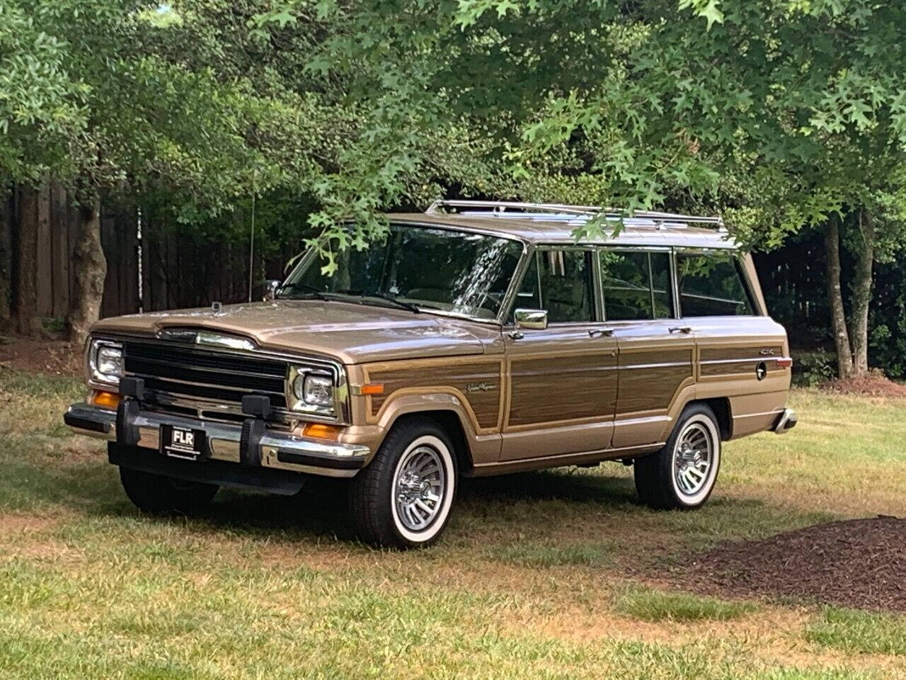 1989 Jeep Grand Wagoneer 3
