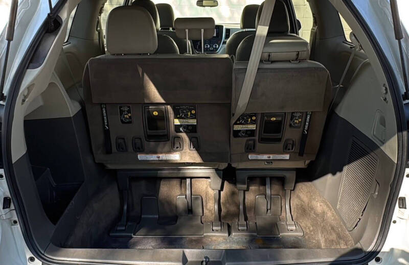 2016 Toyota Sienna XLE 7-Passenger