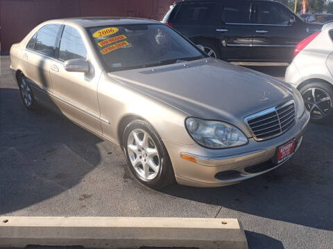 2006 Mercedes-Benz S-Class for sale at KENNEDY AUTO CENTER in Bradley IL