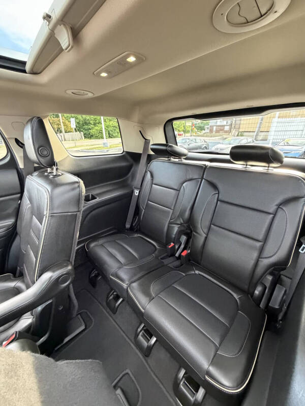 2017 GMC Acadia Denali