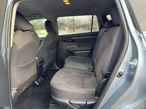 2021 Toyota Highlander LE