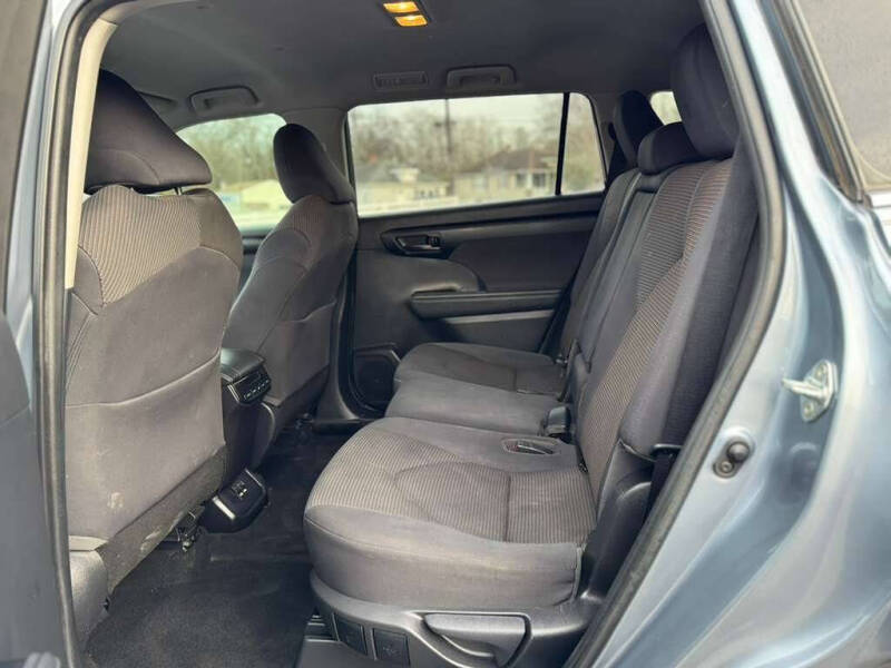 2021 Toyota Highlander LE