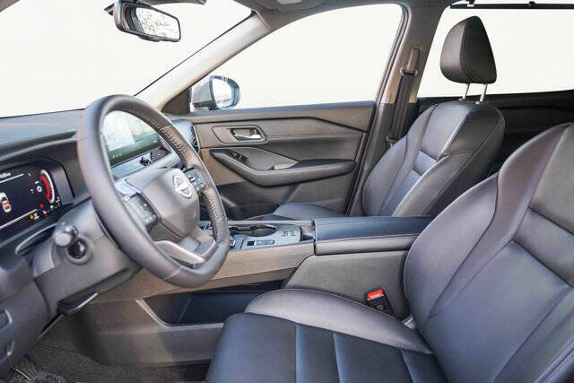 2025 Nissan Rogue SL