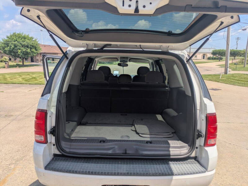 2004 Ford Explorer XLT