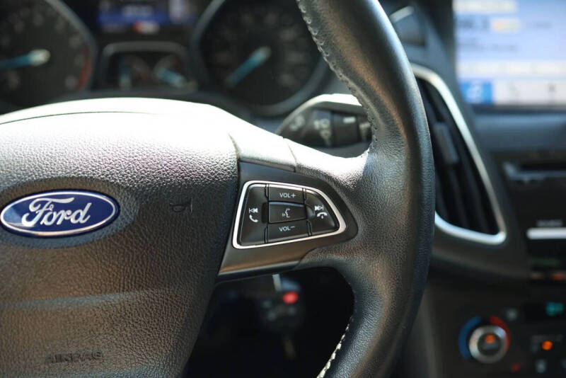 2017 Ford Focus SEL