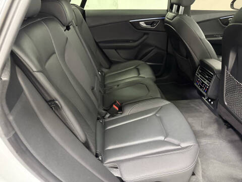 2019 Audi Q8 quattro Premium Plus 55 TFSI