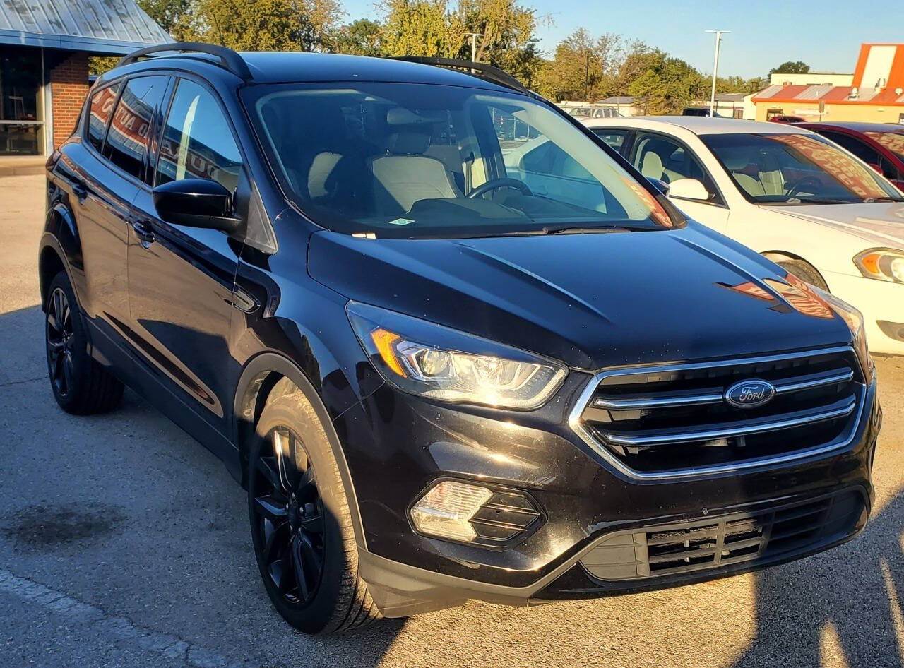 2019 Ford Escape for sale at DURANGO AUTO CENTER LLC in Tulsa, OK