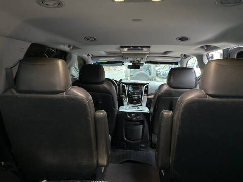 2017 Cadillac Escalade Luxury