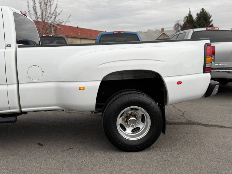 2002 Chevrolet Silverado 3500 LS