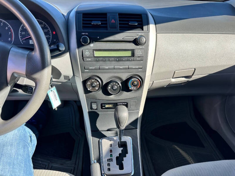 2010 Toyota Corolla LE