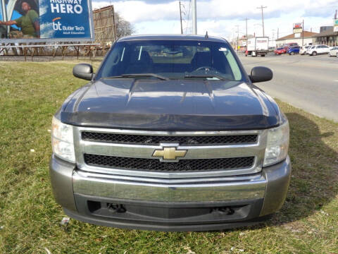 2008 Chevrolet Silverado 1500 for sale at Ideal Cars in Hamilton OH