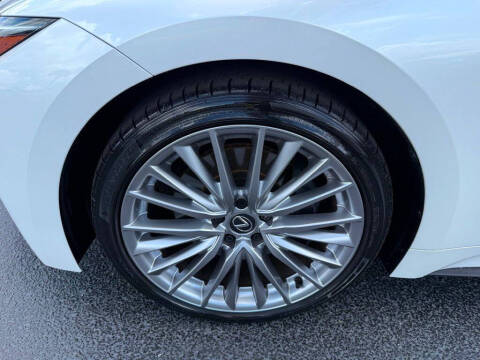 2025 Lexus IS 300
