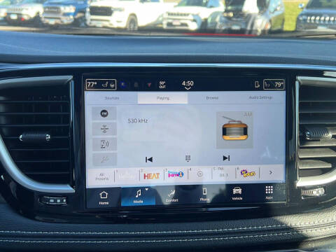 2026 Chrysler Pacifica Select