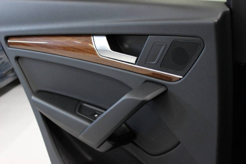 2023 Audi Q5 quattro Premium 40 TFSI